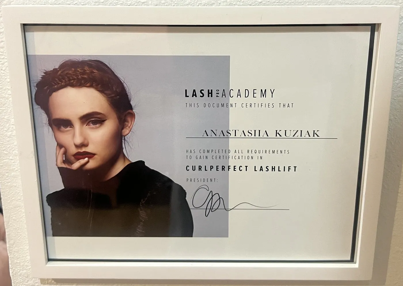 Certificado de CurlPerfect Lashlift otorgado a Anastasiia Kuziak por Lash Pro Academy